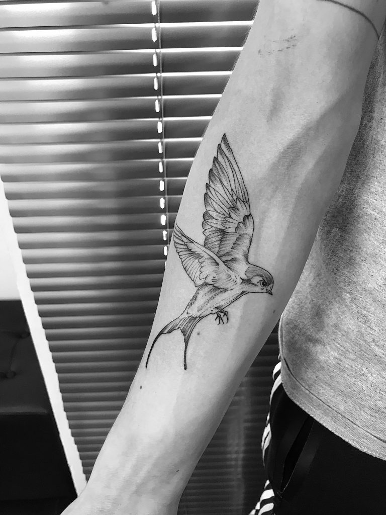 Tattoo Fino - tatuajes minimalistas pequeños y simplificados, ideal para gustos sutiles, discretos y delicados