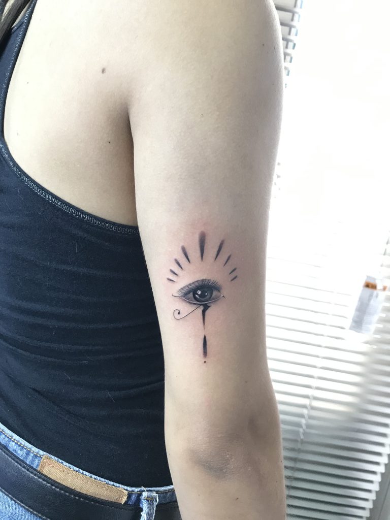 Tattoo Fino - tatuajes minimalistas pequeños y simplificados, ideal para gustos sutiles, discretos y delicados