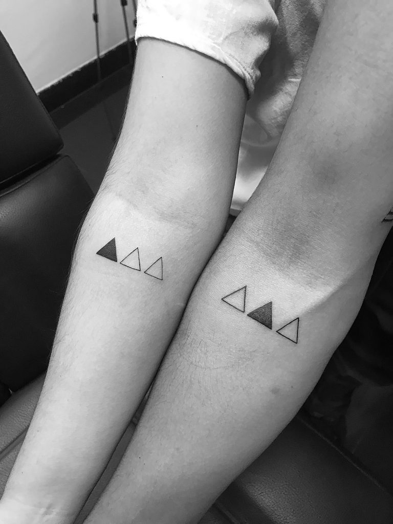 Tattoo Fino - tatuajes minimalistas pequeños y simplificados, ideal para gustos sutiles, discretos y delicados