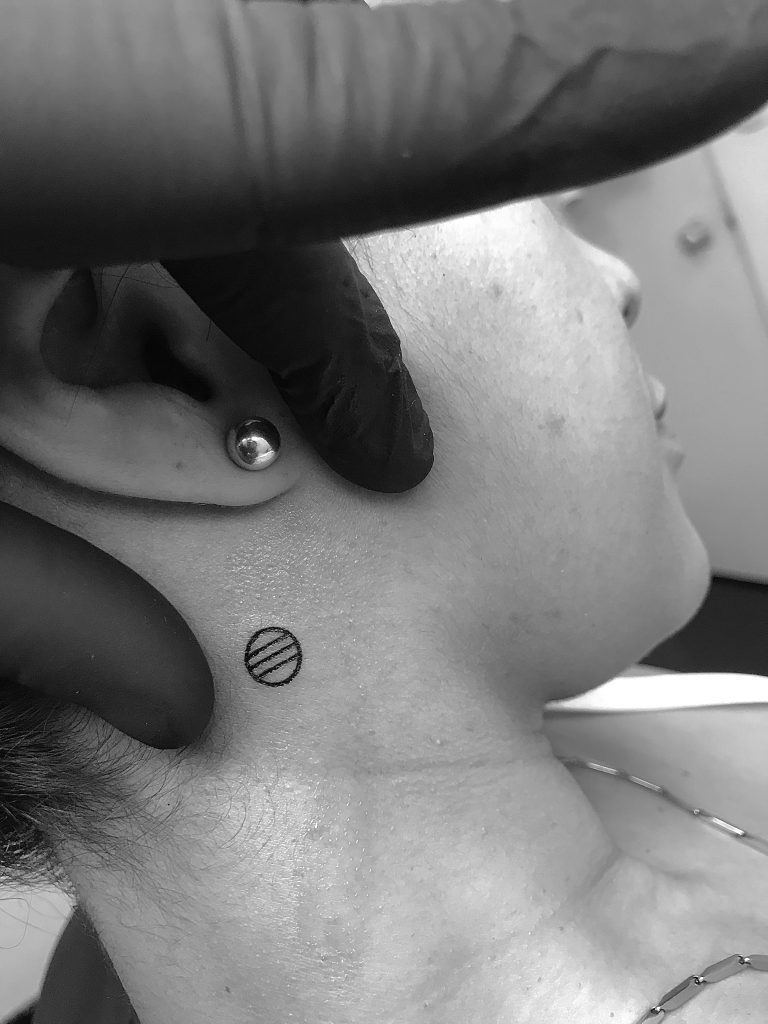 Tattoo Fino - tatuajes minimalistas pequeños y simplificados, ideal para gustos sutiles, discretos y delicados