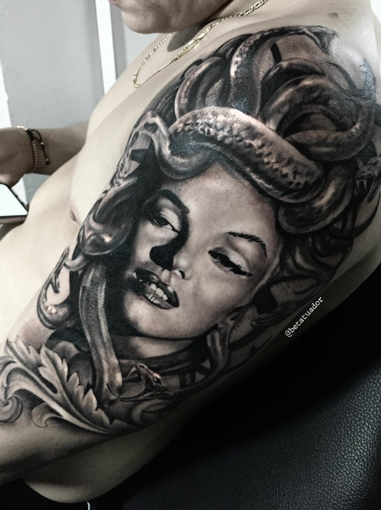 Tatuajes a sombras tatuajes de diseños en blanco y negro