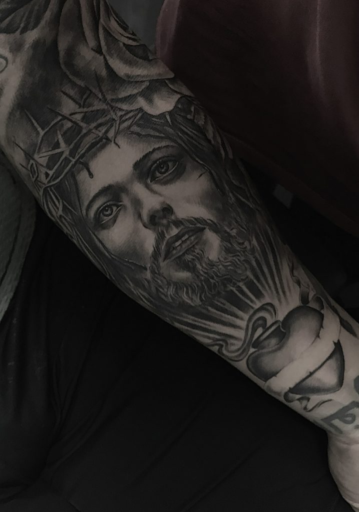 Tatuajes a sombras tatuajes de diseños en blanco y negro jesus